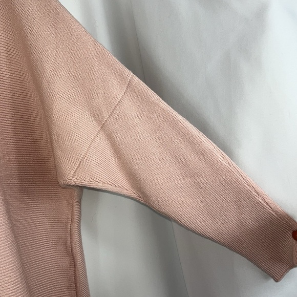 Asymmetrical oversized dolman sleeve turtleneck ribbed knit top Sz S Blush - Picture 7 of 7